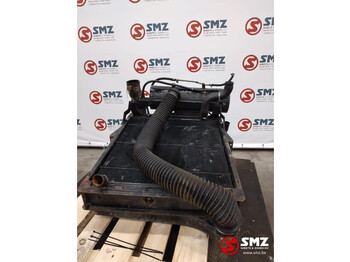 Radiador de Caminhão Renault Occ radiator + expansievat Renault 87cm hoog x 70: foto 2