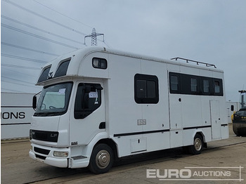 Caminhão transporte de gado DAF LF 45 150