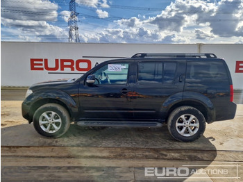 SUV 2009 Nissan Pathfinder: foto 2