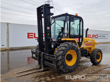 Empilhador todo-o-terreno JCB