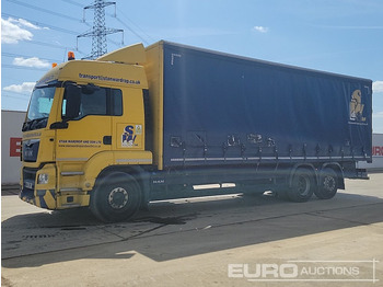 Caminhão com lona MAN TGS 26.400