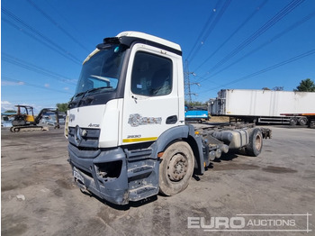 Caminhão chassi MERCEDES-BENZ Antos