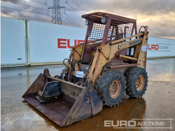 Mini carregadeira CASE