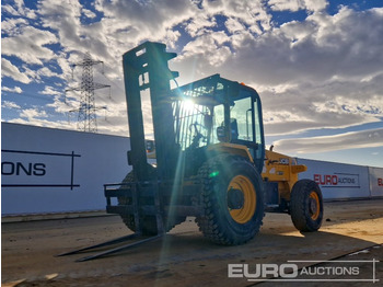 Empilhador todo-o-terreno JCB