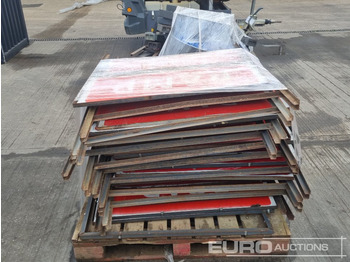 Equipamento de construção Pallet of Signs (2 of): foto 2