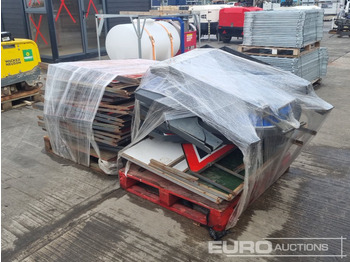 Equipamento de construção Pallet of Signs (2 of): foto 5