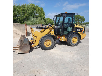 Carregadeira de rodas CATERPILLAR 906H