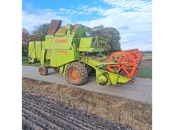 Colheitadeira CLAAS