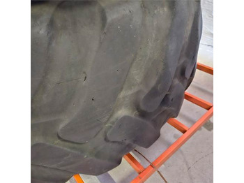 Roda completa de Máquina de construção Hydrema Trelleborg 650/55B30.5.: foto 5