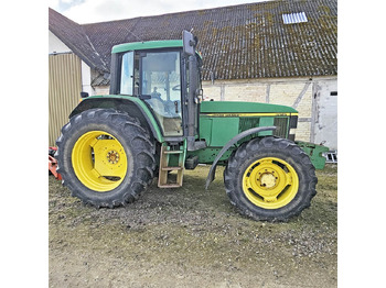 Trator JOHN DEERE 6010 Series