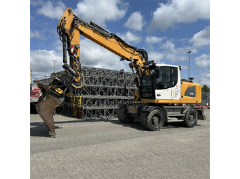 Escavadeira de rodas LIEBHERR A 918