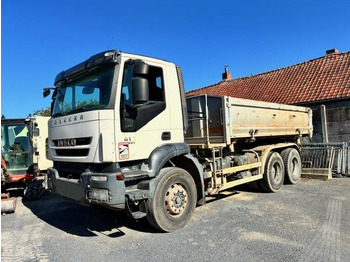Caminhão basculante IVECO Trakker
