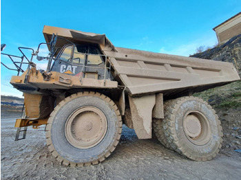 Caminhão fora de estrada CATERPILLAR 777