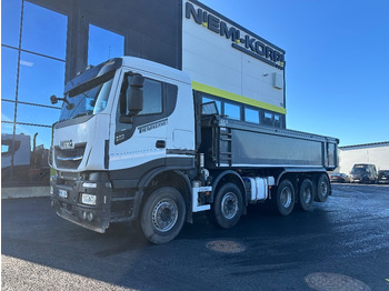 Caminhão basculante IVECO X-WAY