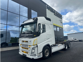 Caminhão chassi VOLVO FH13 540