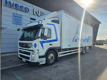Caminhão furgão VOLVO FM11