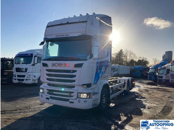 Caminhão chassi SCANIA R 730