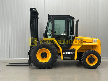 Empilhador todo-o-terreno JCB