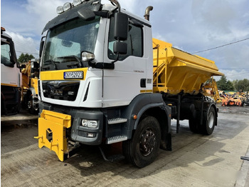 Veículo limpa-neves MAN