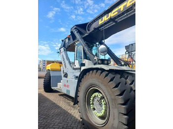 Reachstacker porta contentores HYSTER