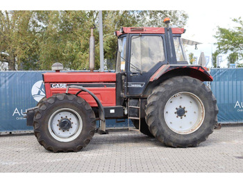 Trator INTERNATIONAL