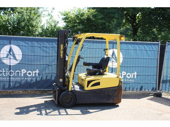 Empilhadeira elétrica HYSTER