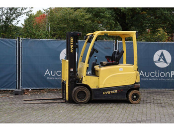 Empilhadeira elétrica HYSTER