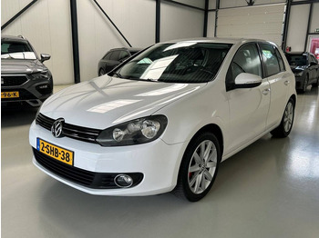 Sedã VOLKSWAGEN