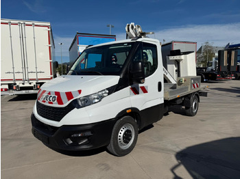 Caminhão com plataforma aérea IVECO Daily 35s14