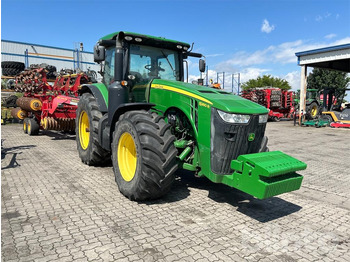 Trator JOHN DEERE 8R Series