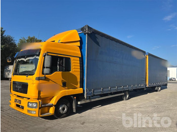 Caminhão com lona MAN TGL 8.220