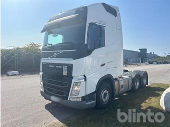Caminhão VOLVO FH 500