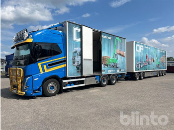 Caminhão furgão VOLVO FH