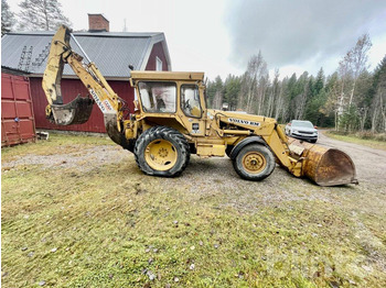 Retroescavadeira VOLVO