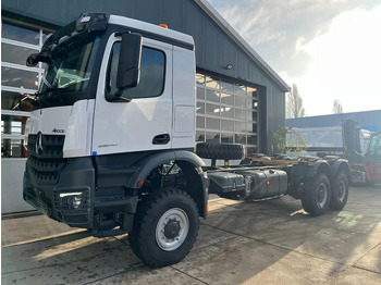 Caminhão chassi MERCEDES-BENZ Arocs