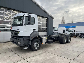 Caminhão chassi MERCEDES-BENZ Axor 3344