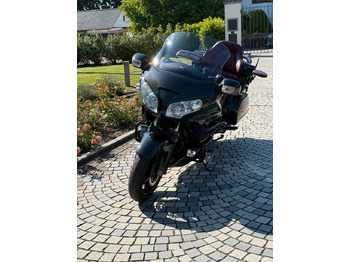 Motocicleta HONDA