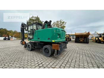 Manipulador de material CATERPILLAR MH3024