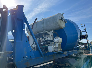 Caminhão polibenne Abrollcontainer Betonmischaufbau mit sep. Motor: foto 3 Caminhão polibenne Abrollcontainer Betonmischaufbau mit sep. Motor: foto 3