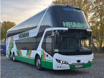 Ônibus panorâmico NEOPLAN