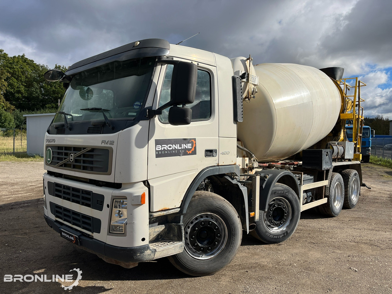 2004 Volvo FM12 420 8x4 Intermix 10m³ - Caminhão betoneira: foto 1 2004 Volvo FM12 420 8x4 Intermix 10m³ - Caminhão betoneira: foto 1