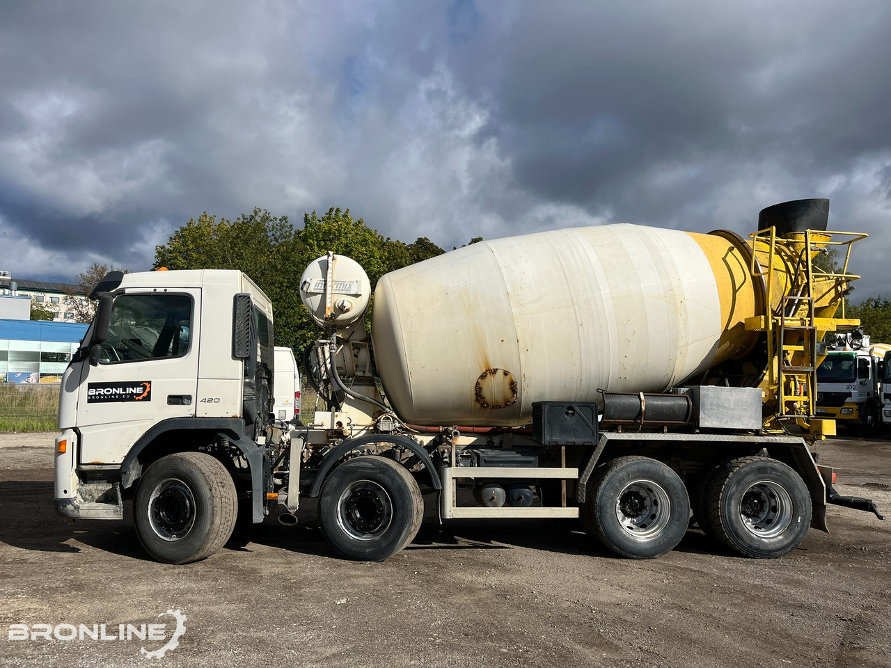 2004 Volvo FM12 420 8x4 Intermix 10m³ - Caminhão betoneira: foto 3 2004 Volvo FM12 420 8x4 Intermix 10m³ - Caminhão betoneira: foto 3