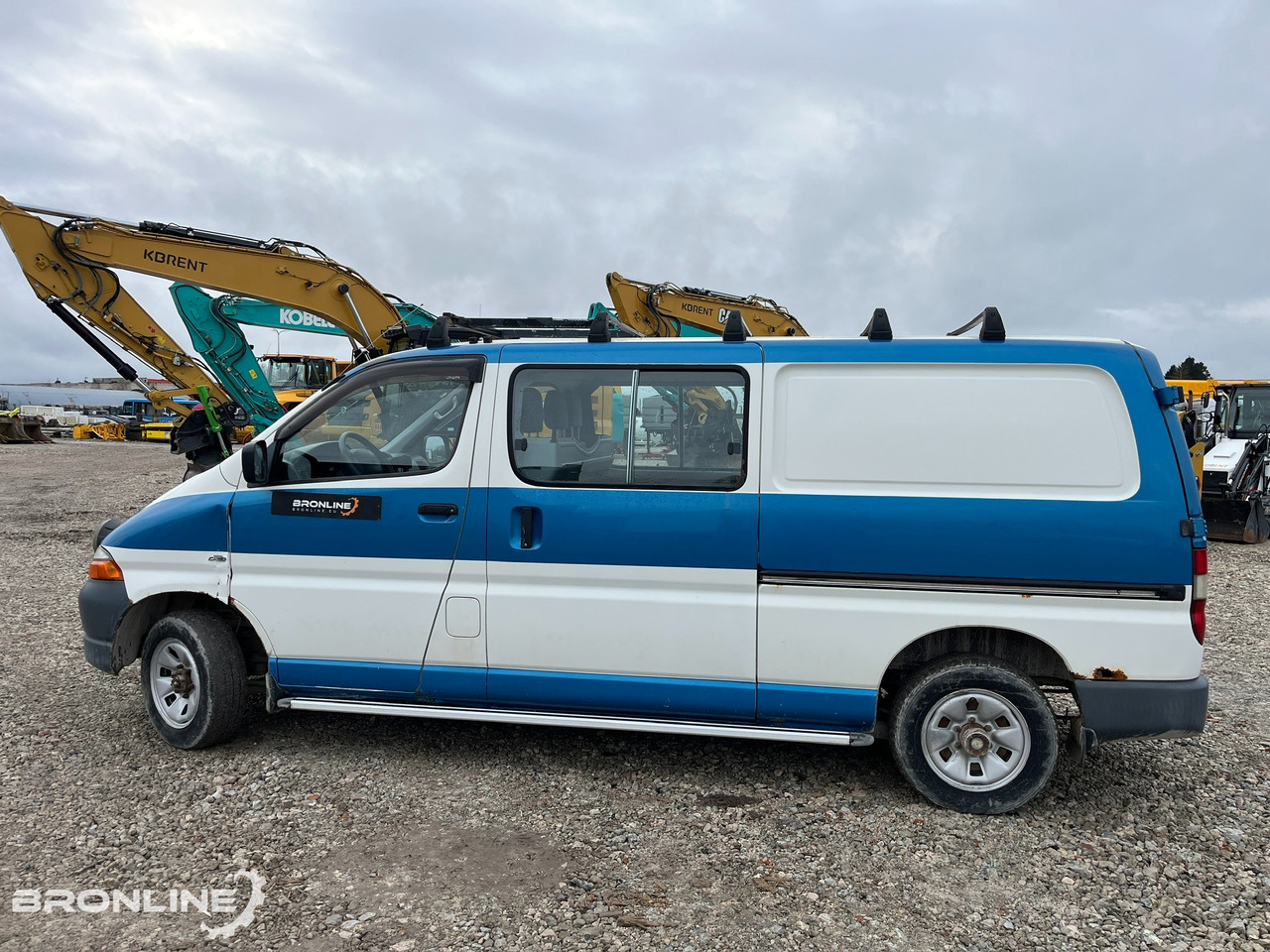 2005 Toyota HIACE 4WD D4D 2.5d 75kW - Automóvel: foto 5 2005 Toyota HIACE 4WD D4D 2.5d 75kW - Automóvel: foto 5