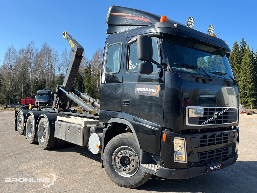 2005 Volvo FH12 8x4 + konkslift 26t - Caminhão polibenne: foto 1 2005 Volvo FH12 8x4 + konkslift 26t - Caminhão polibenne: foto 1