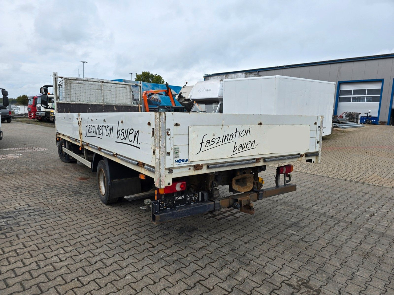 Iveco ML80E22/P Pritsche lang 6m Eurocargo - Camião de caixa aberta/ Plataforma: foto 5 Iveco ML80E22/P Pritsche lang 6m Eurocargo - Camião de caixa aberta/ Plataforma: foto 5