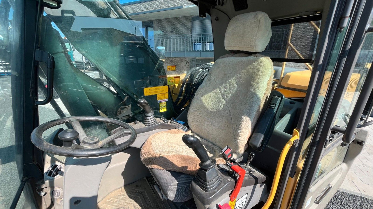 Volvo EW180D 20500 Kg Verstellausleger OilQuick - Escavadeira de rodas: foto 5 Volvo EW180D 20500 Kg Verstellausleger OilQuick - Escavadeira de rodas: foto 5