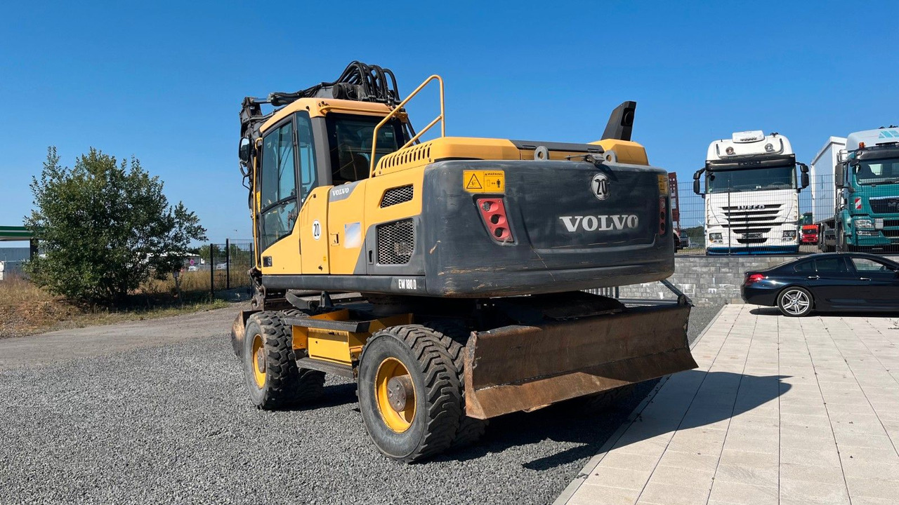 Volvo EW180D 20500 Kg Verstellausleger OilQuick - Escavadeira de rodas: foto 4 Volvo EW180D 20500 Kg Verstellausleger OilQuick - Escavadeira de rodas: foto 4