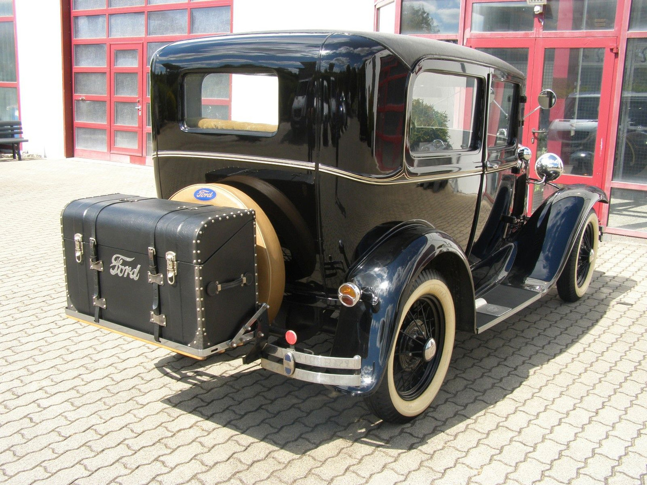 Ford MODELL A / TUDOR + H-Kennzeichen - Sedã: foto 2 Ford MODELL A / TUDOR + H-Kennzeichen - Sedã: foto 2