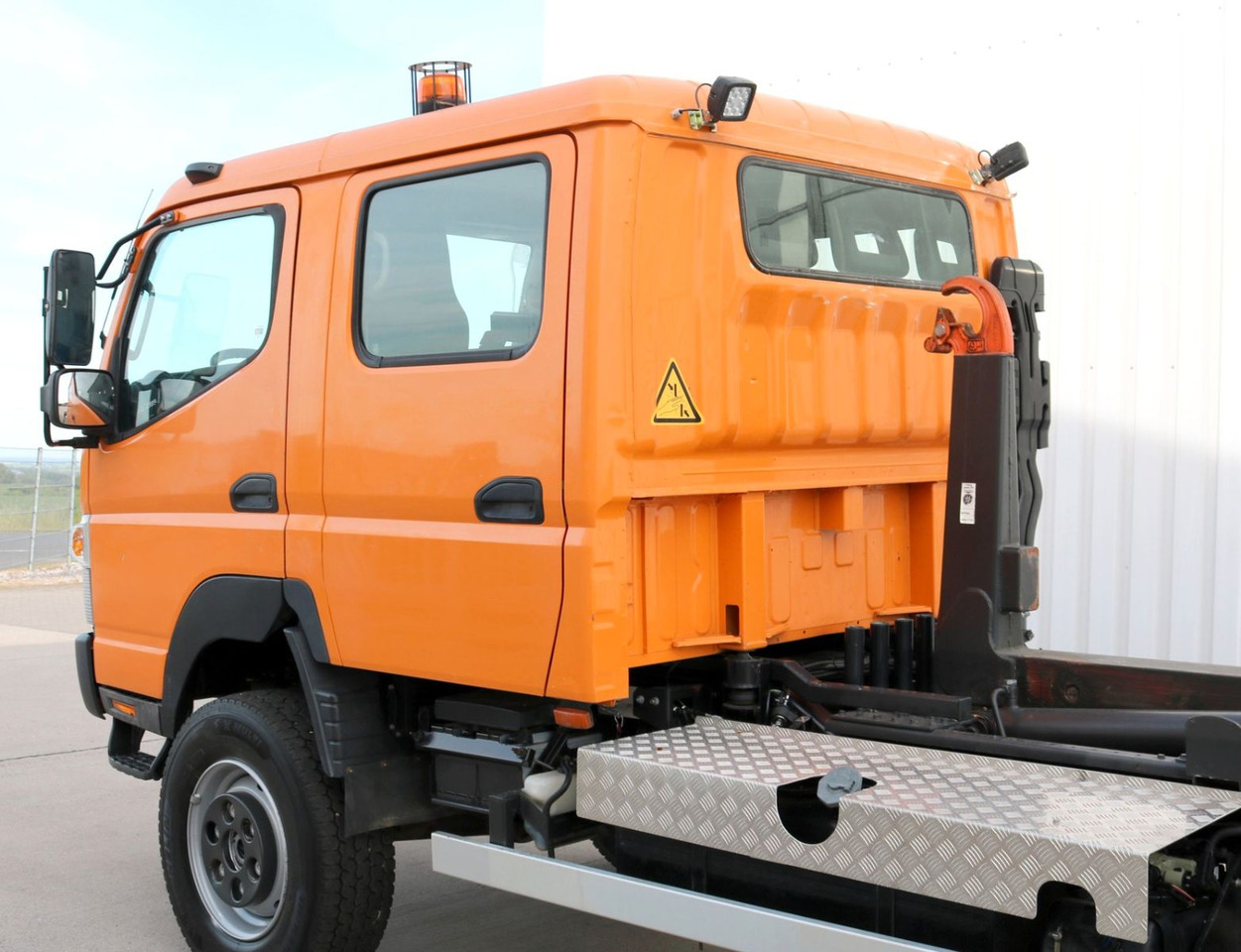 Mitsubishi CANTER 6C180 DOKA 4x4 KLIMA WINDE Standhz. 37tkm - Caminhão chassi: foto 5 Mitsubishi CANTER 6C180 DOKA 4x4 KLIMA WINDE Standhz. 37tkm - Caminhão chassi: foto 5