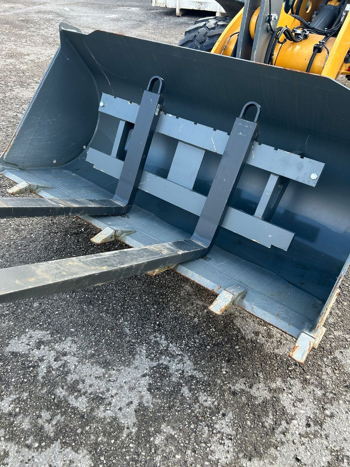 Liebherr L 506 - Carregadeira de rodas: foto 2 Liebherr L 506 - Carregadeira de rodas: foto 2